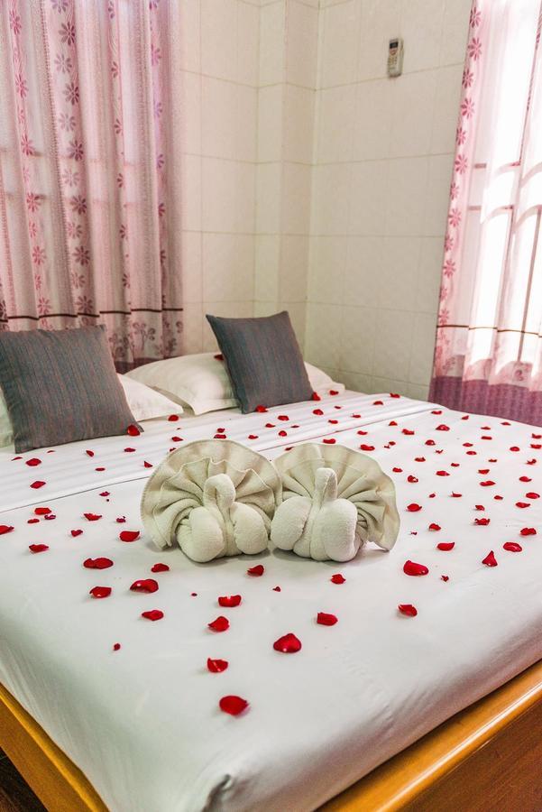 Maykha Hotel Mandalay Bagian luar foto